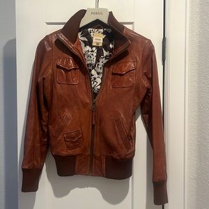 Fossil genuine leather bomber jacket! Size M. Gently used, light scratches.